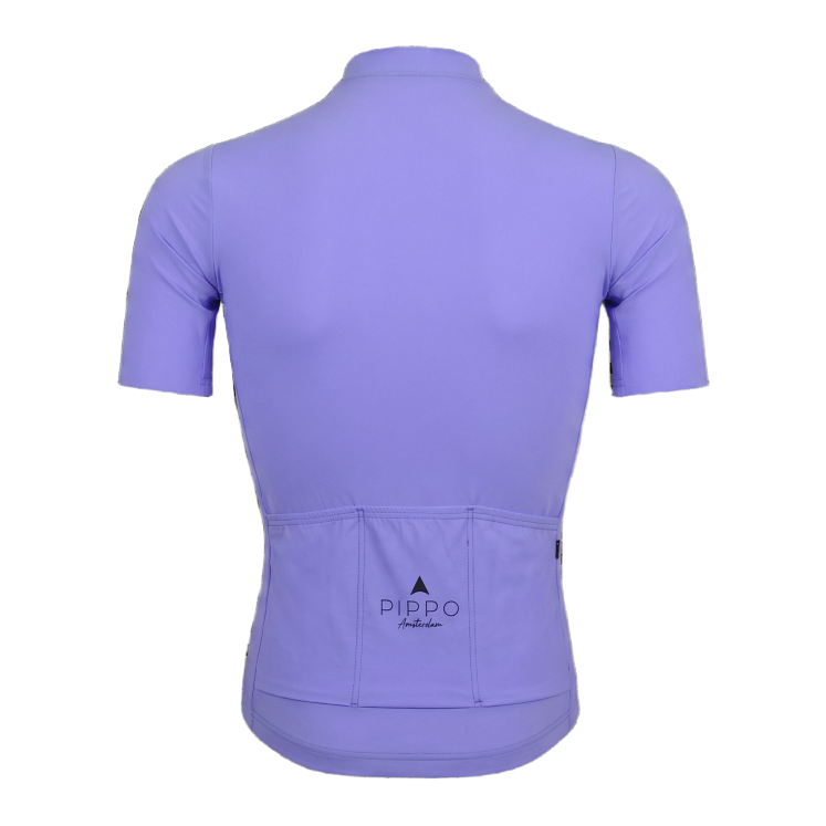 Professional Rennradtrikot fuer Damen | 3 Taschen + Reißverschlusstasche| Lila PIPPO Rennradtrikot für Damen, kurzärmeliges, eng anliegendes Radsporttrikot mit drei Rückentaschen und integrierter Reißverschlusstasche, atmungsaktiv und ideal für Training und lange Ausfahrten.