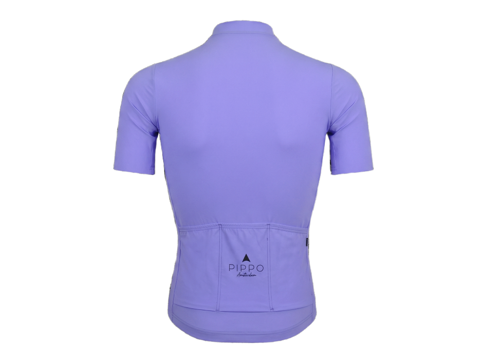 Professional Rennradtrikot fuer Damen | 3 Taschen + Reißverschlusstasche| Lila PIPPO Rennradtrikot für Damen, kurzärmeliges, eng anliegendes Radsporttrikot mit drei Rückentaschen und integrierter Reißverschlusstasche, atmungsaktiv und ideal für Training und lange Ausfahrten.