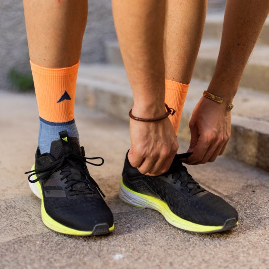 Professional cycling socks for road biking | PIPPO Logo | Rennradsocken von PIPPO mit ergonomischem Zehen-Support und markantem PIPPO Logo.