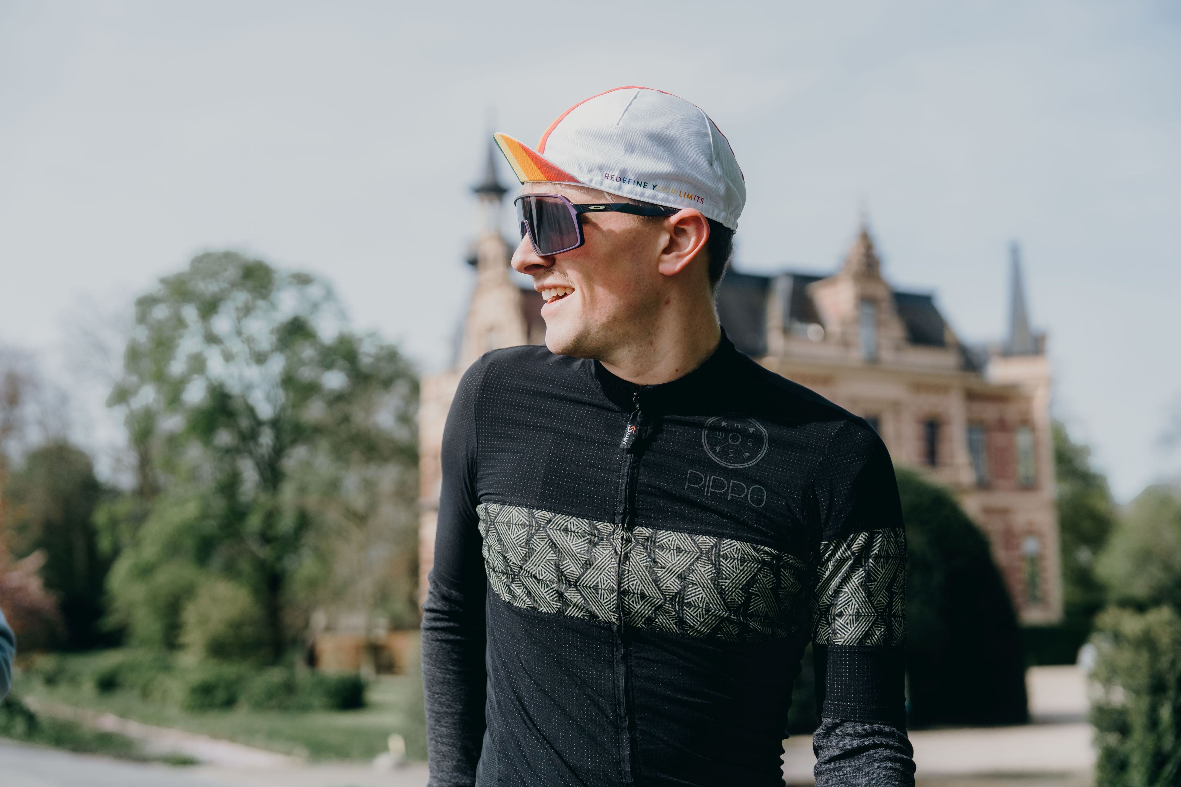 Pride Rennrad Cap | Redefine Your Limits Slogan |Motivationsslogan ‚Redefine Your Limits‘ passend zum Radsport und zu PIPPO