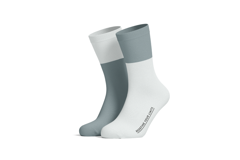 Professional cycling socks for road biking | Angenehm auf der Haut |Merino-Rennradsocken in Mintgrün mit rutschfester Passform, leichter stützender Kompression, ohne Einschneiden, mit farblich abgesetztem Blockdesign.
