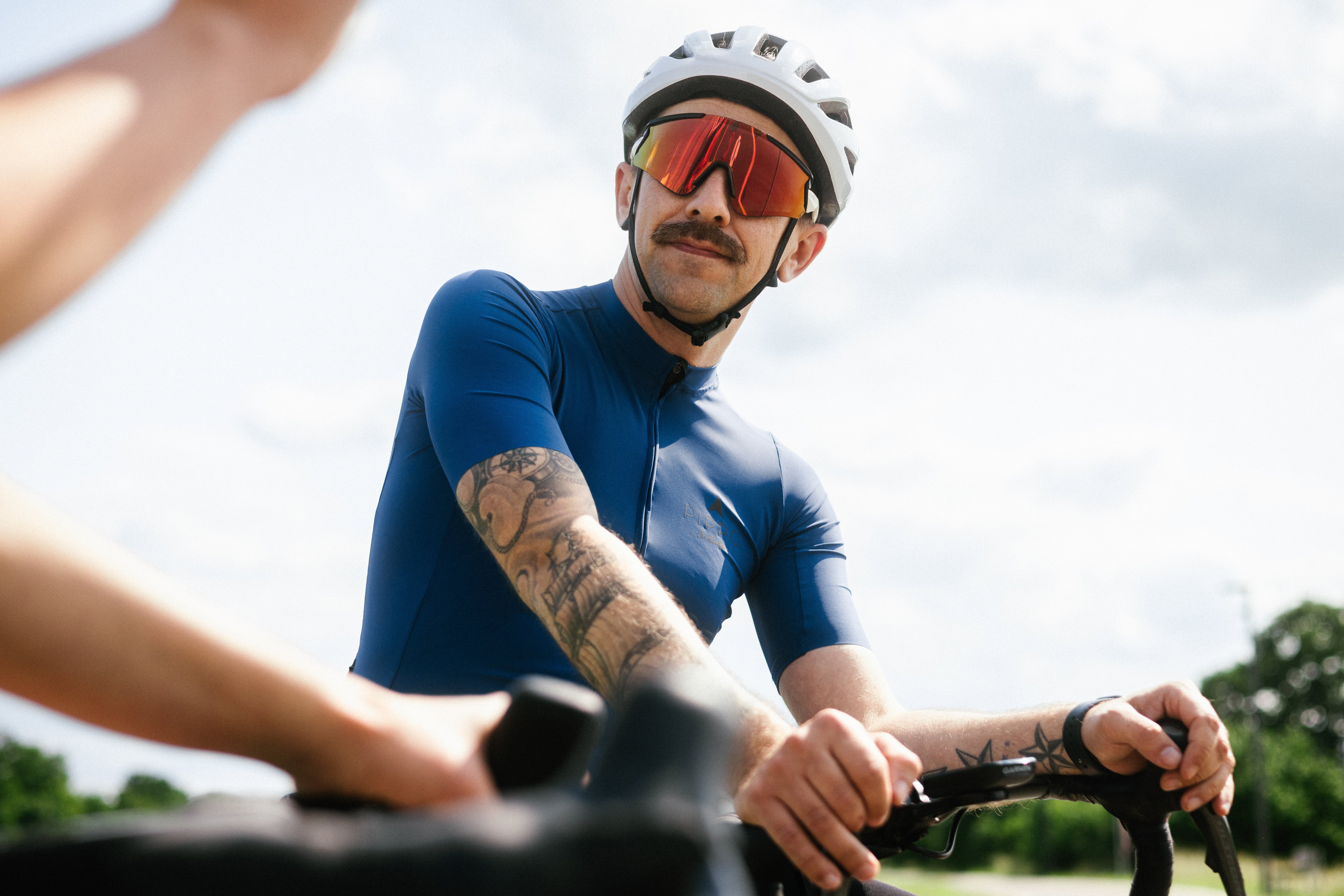 Professional Rennradtrikot für Herren | Clean Cut Ärmel |Clean-Cut-Ärmel sorgen für eine nahtfreie Passform und einen modernen, aerodynamischen Abschluss.