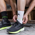 | Wabentechnologie | Hochwertige Materialzusammensetzung mit Wabentechnologie sorgt für optimale Atmungsaktivität und ein angenehm trockenes Tragegefühl – auch bei langen Fahrten